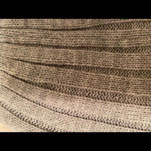 𝅺MICHEAL Kors Winter Beanie - Picture 8 of 9